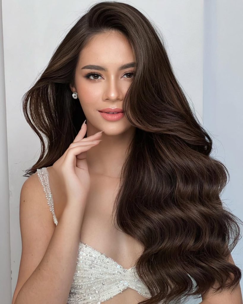 Long Hair, Don't Care – The Best Prom Hairstyles for Long Hair