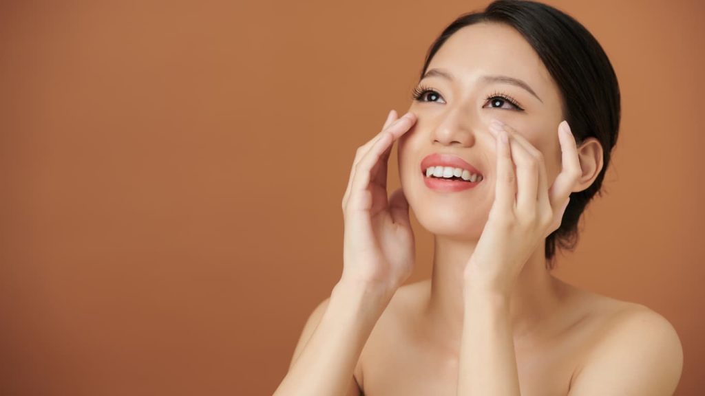 What Is the Difference Between Face Moisturizer and Face Cream